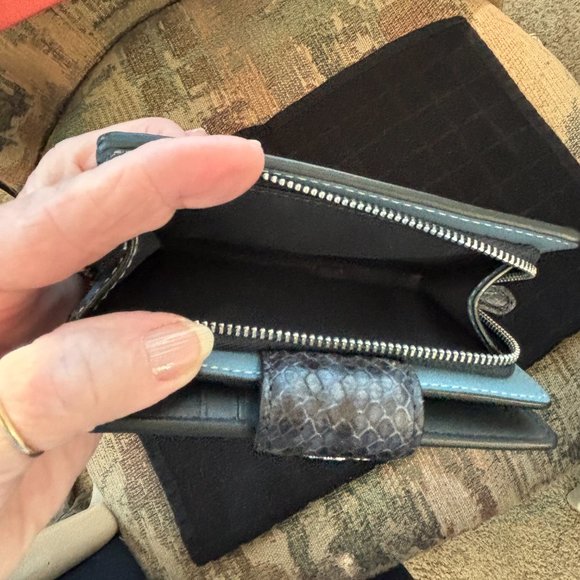 Coach Wallet w/Snakeskin accents - Picture 11 of 12